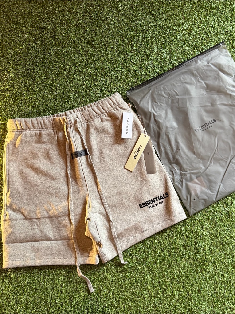 Fear of God Essentials Sweat Shorts – Dark Oatmeal